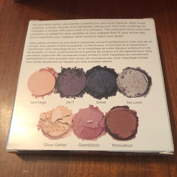 PÜR Vanity Palette Eyes and Cheek - Goal Digger - Picture 4 of 5